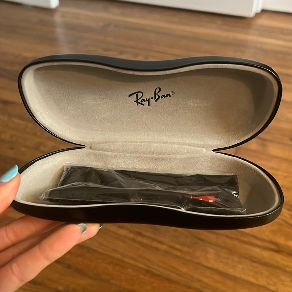 Ray-Ban’s glasses case